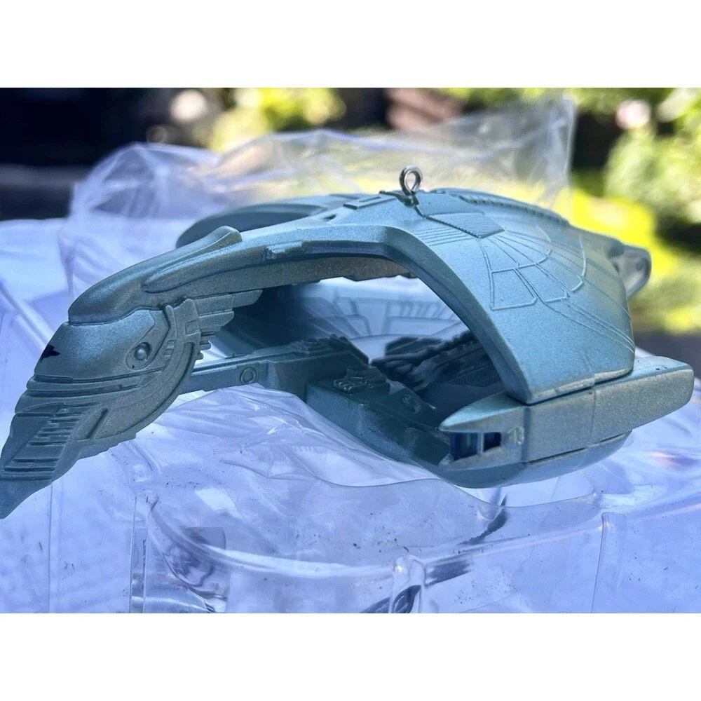 Hallmark 1995 Star Trek Keepsake Ornament - Romullan Warbirdl Green Lights